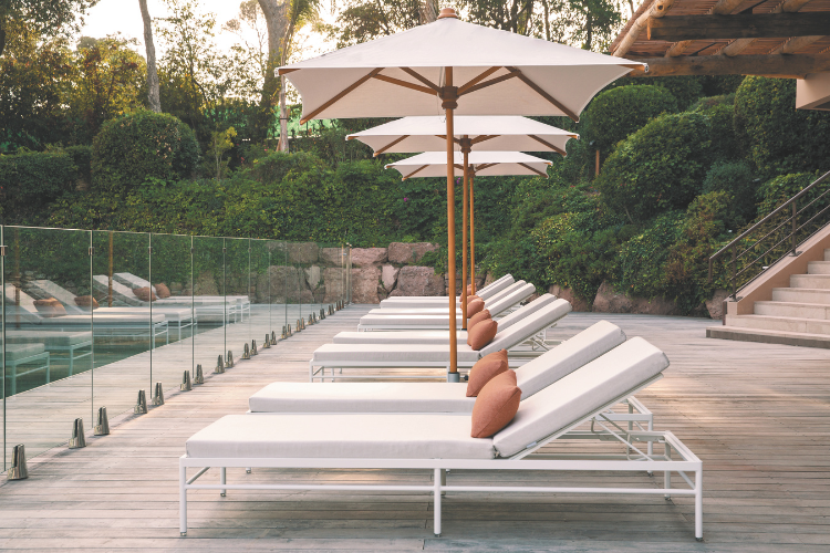 black-cove-vlaemync-transat-plage-piscine